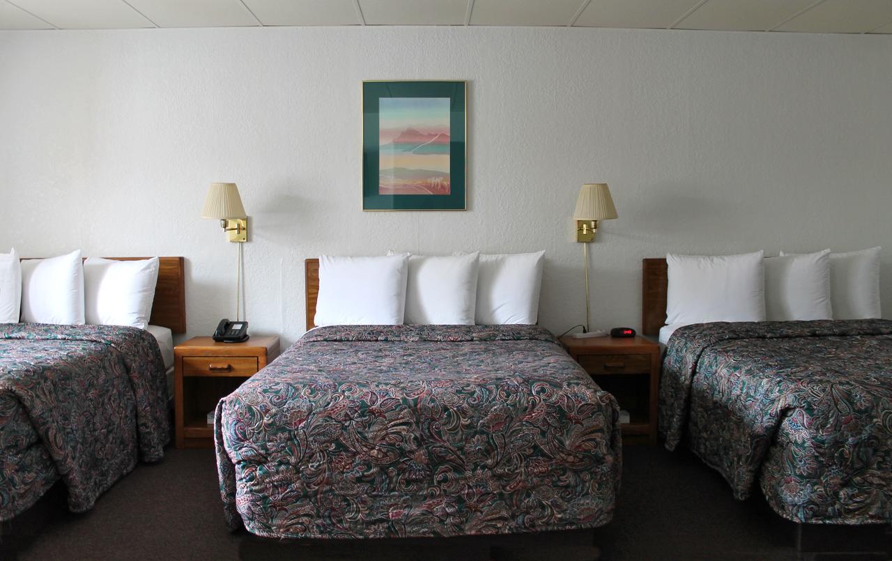 Budget Host Crestview Inn ซุลท์ เซท์ มารี ภายนอก รูปภาพ